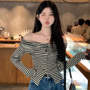 Elegant Off-Shoulder Long-Sleeve T-Shirt for Women, Early Autumn Slim-Fit Base Shirt with Contrasting Color Stripes, Melade Ins